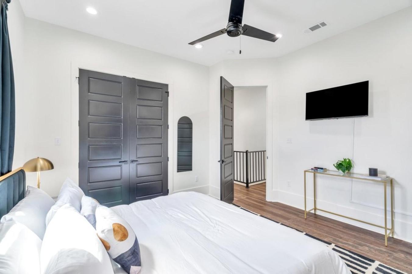 Holiday home Modern 5br In Mid-city, Walk To Streetcar