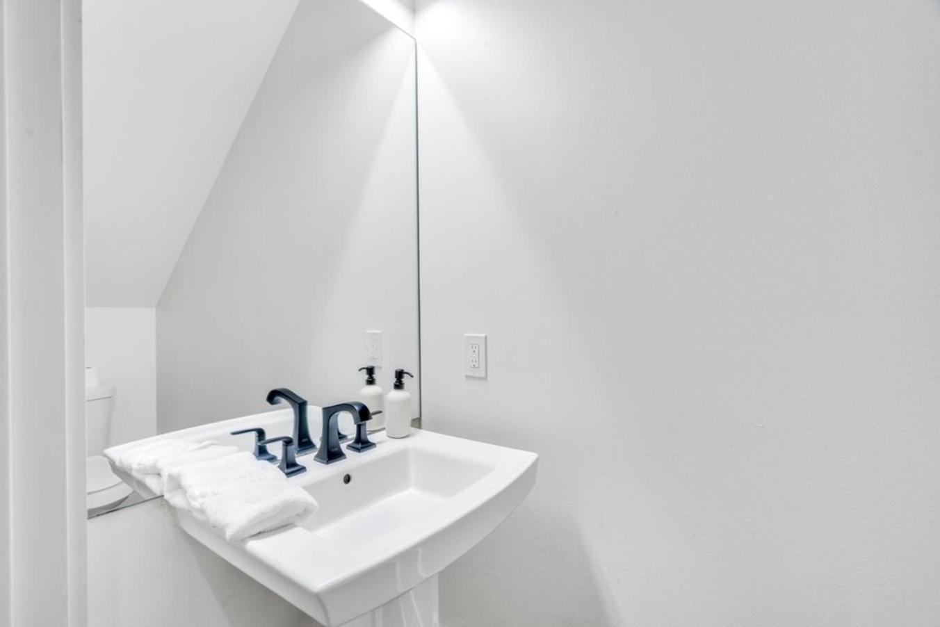 Holiday home Modern 5br In Mid-city, Walk To Streetcar New Orleans