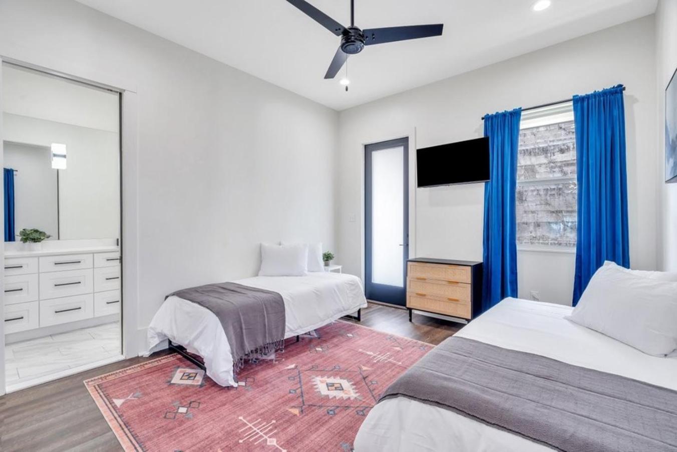 Holiday home Modern 5br In Mid-city, Walk To Streetcar *